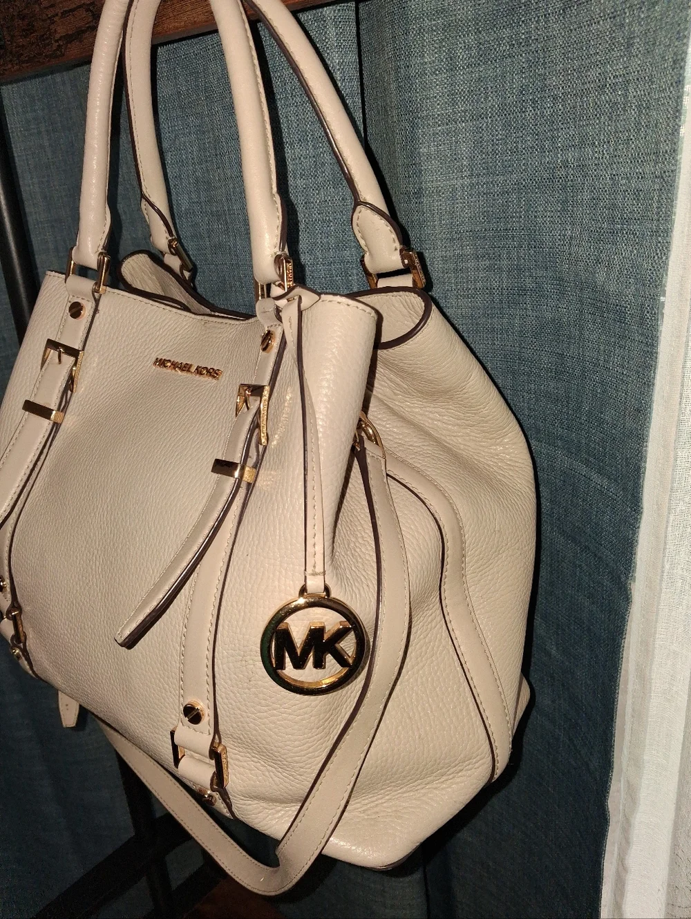 MICHAEL KORS Cream Pebbled Leather Shoulder Satchel